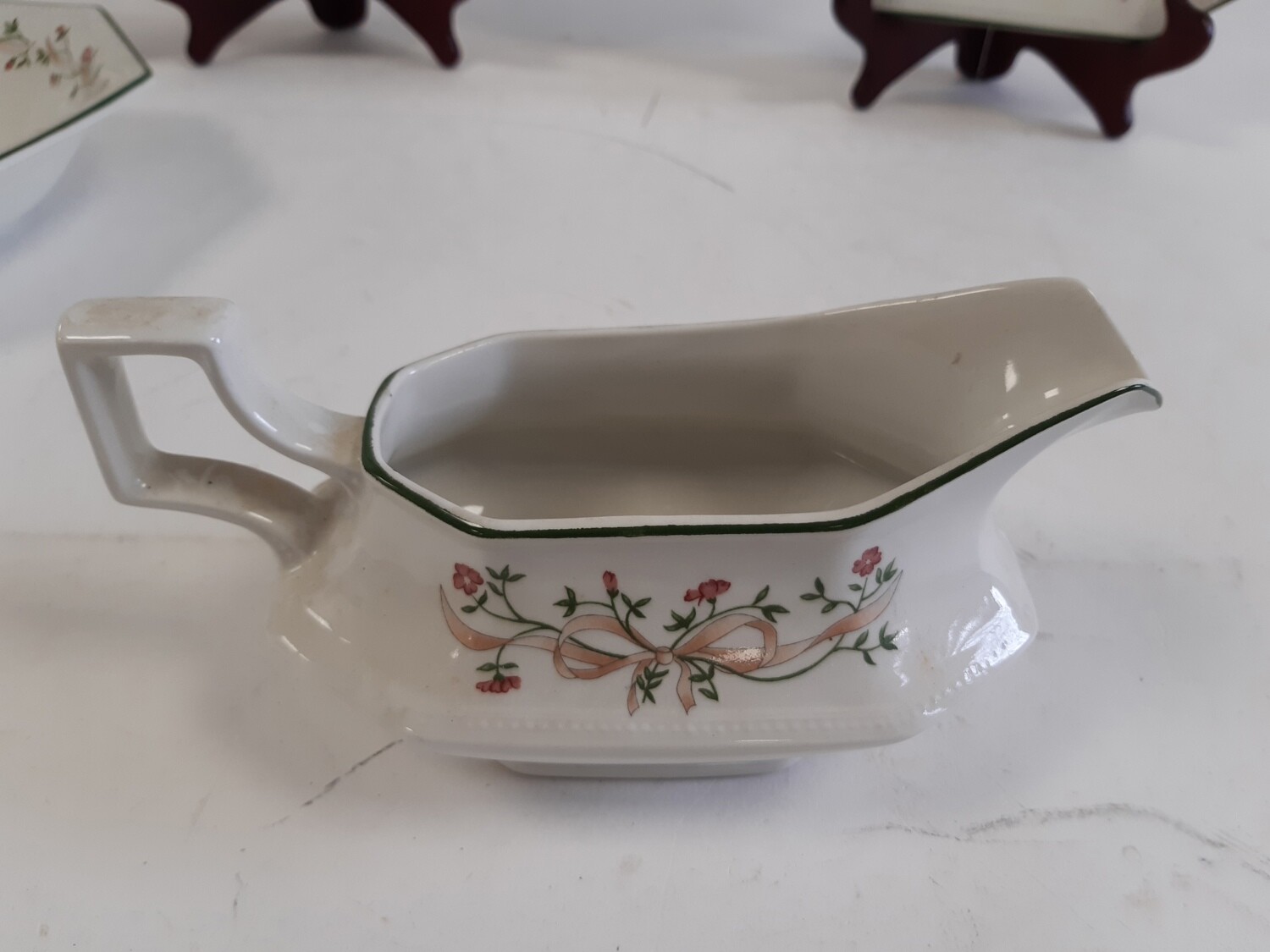 Johnson Brothers Eternal Beau Dinner Serving Set Including Plate Clock