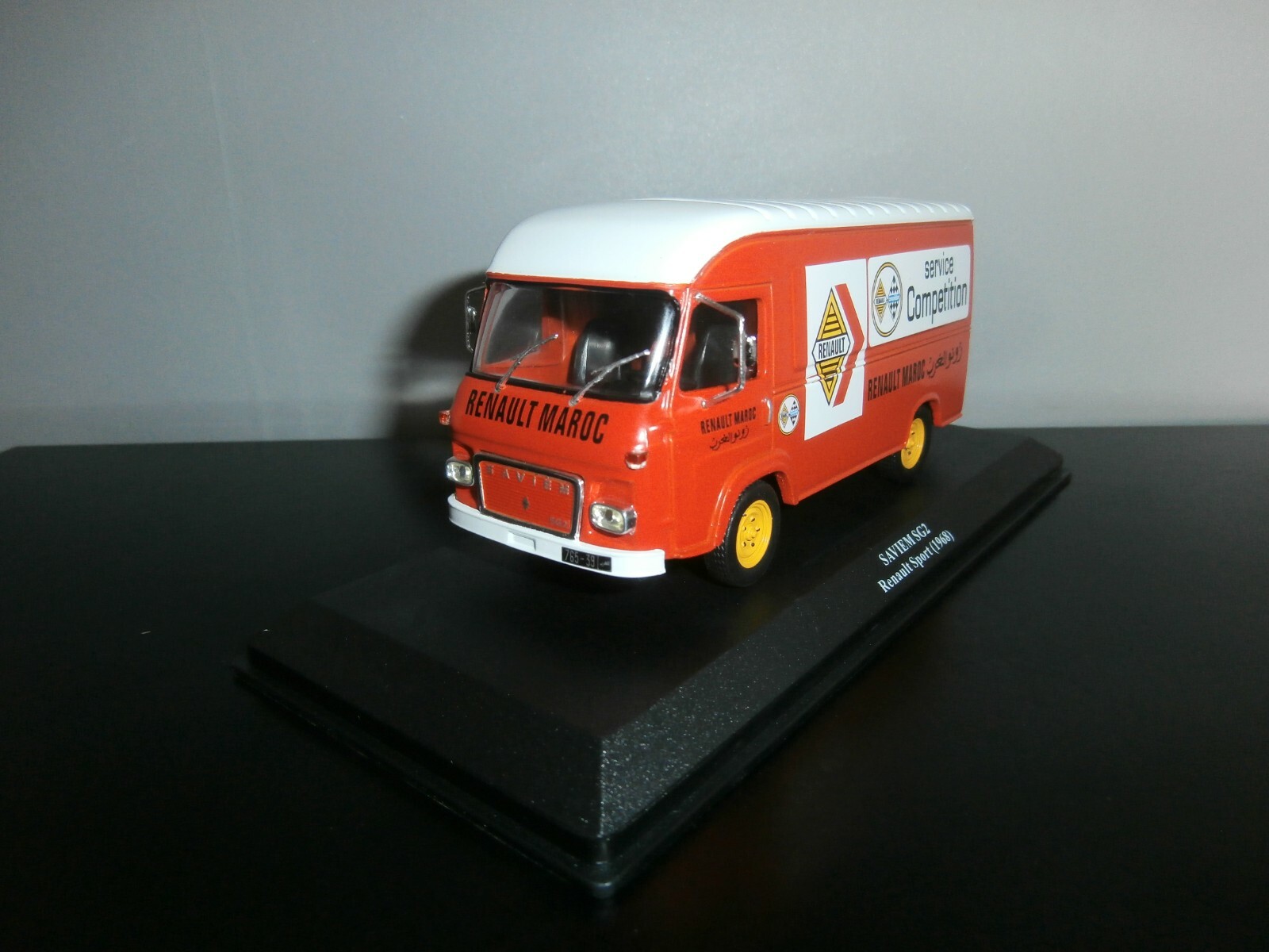 Camion Assistance Rallye Saviem SG2 Renault au 1/43e avec finitions historiques de précision