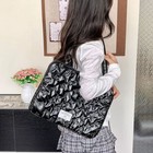 Foto 10 di 12