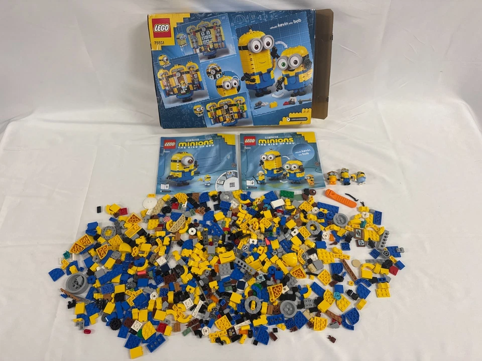 Lego 75551 Minions The Rise Of Gru Brick-Built Minions And Their Lair - Image 2 of 4