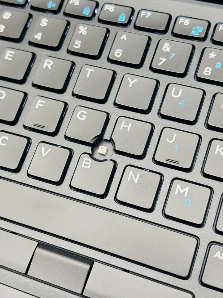 Dell Latitude 7490 - i7 8650U 16GB 128GB SSD Windows 11 Pro - No Battery - Image 2 of 4