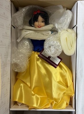 Snow White  Diamond Anniversary   Singing Porcelain Doll by Ashton Drake, NIB