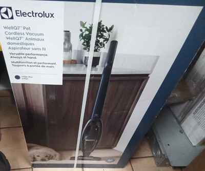 Electrolux WellQ7 Pet Cordless Vacuum Indigo Blue