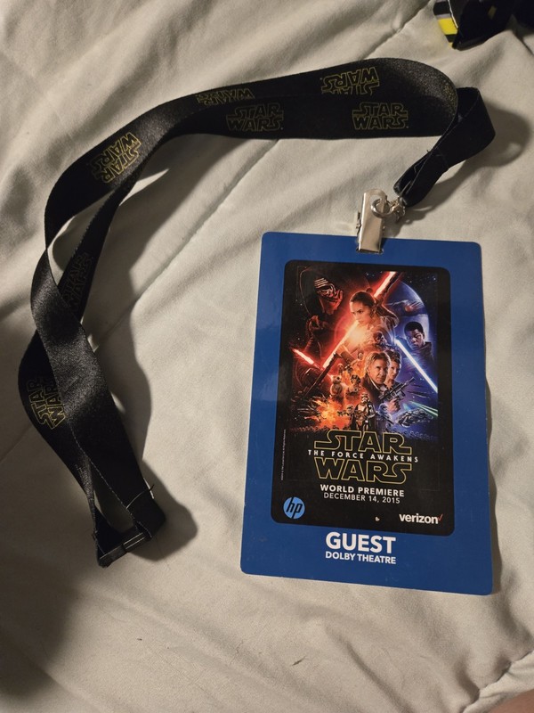 Star Wars The Force AWakens World Premiere Guest Pass 2015 Collectible 
