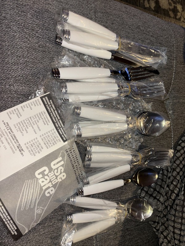 Pfaltzgraff White Tabletones Flatware Teaspoon, soup spoon, knife, forks Set 4