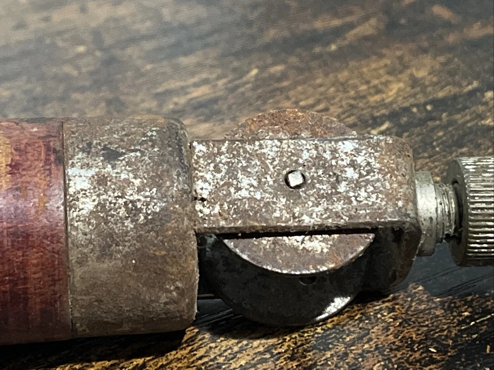 Herramienta de costura antigua de punzón de costura de 5" de largo Pat. 31 de marzo de 1903 y 28 de marzo de 1905 Foto 2 de 4