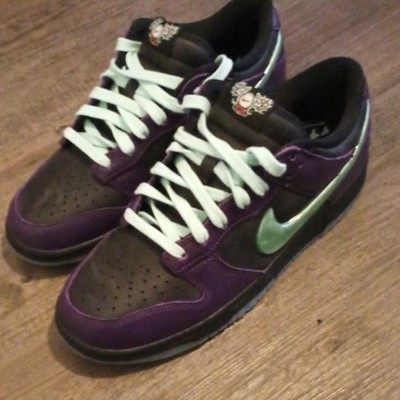 Nike Men's Low Top Sneakers Purple/Black/Green Halloween Witch