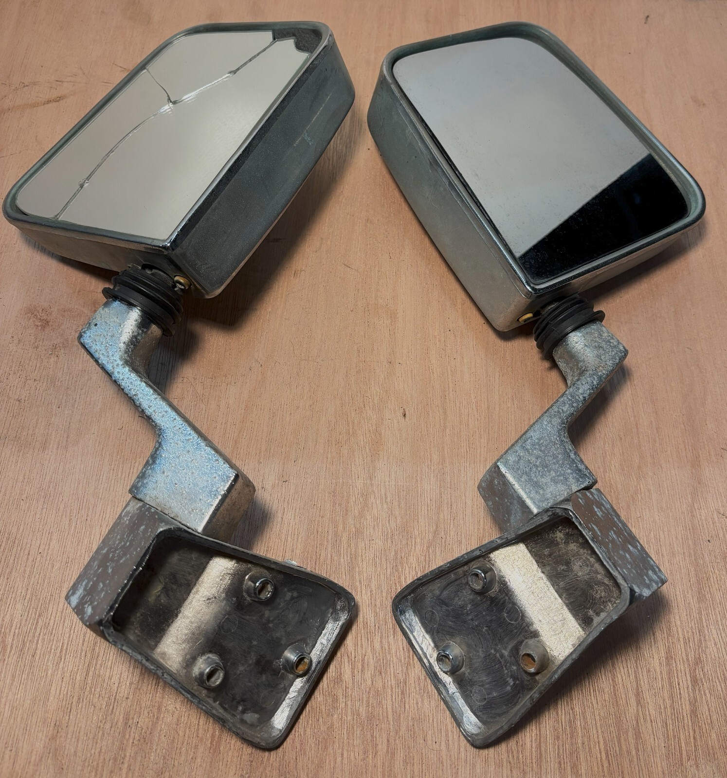OEM Jeep Wrangler '87-'02 Side Mirror Set | 2pc | Non-heated | Manual Adjust