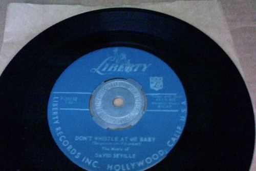 M- 1958 rock n' roll David Saville WITCH DOCTOR 45 rpm LIBERTY F-55132 & adapter - Imagen 3 de 7
