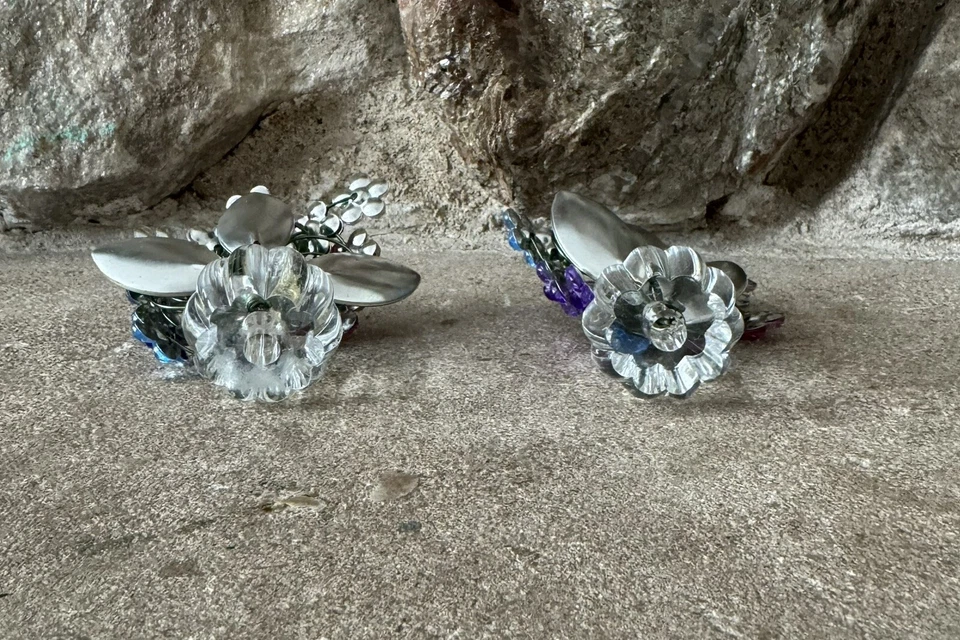 "Dos coloridos decoración de ramo de margaritas rosa, blanco, púrpura y azul 4"" pulgadas" Foto 2 de 3