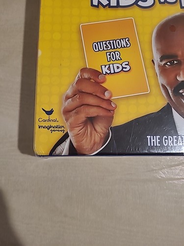 Family Feud Board Game Kids vs Parents The Great Family Equalizer Steve Harvey - Picture 2 of 10