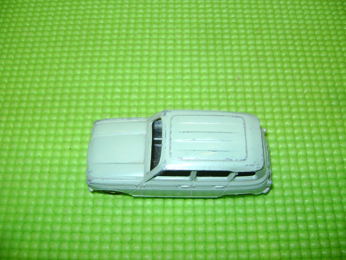 Dinky Toys 100 – Renault 4L Junior – Miniature Collection