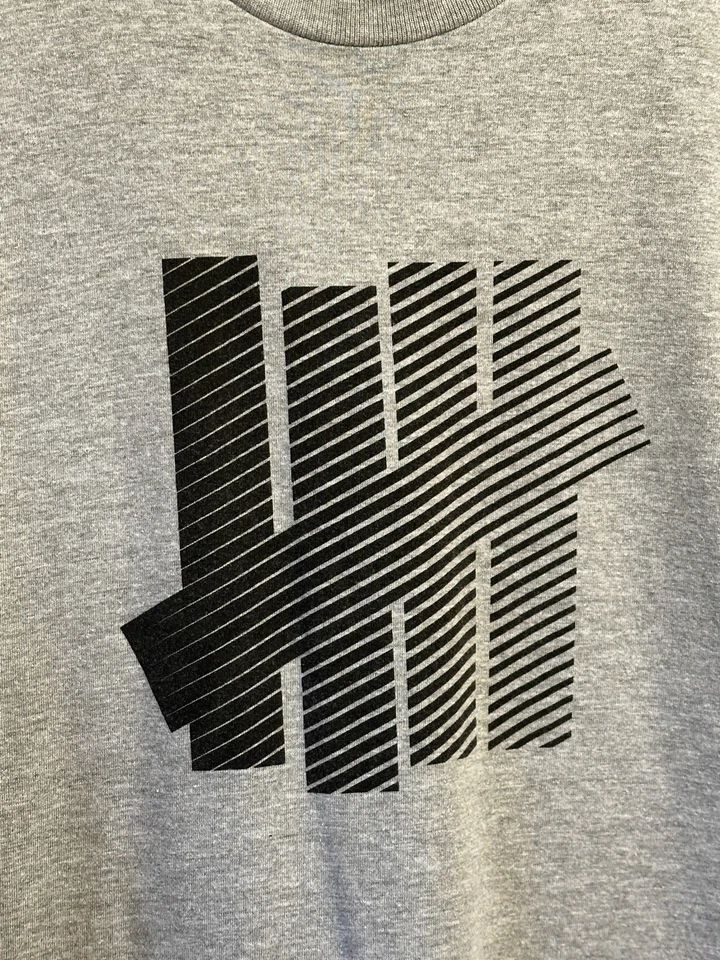 undefeated logo tee - XXL - Image 3 of 4