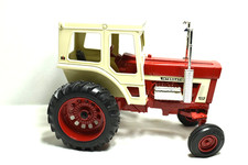 Ertl 1:16 International 1468 Farmall Tractor White Cab