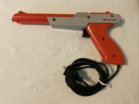 Nintendo NES-101 Original Top Loader Console Cords Controllers Gun Four Score ++