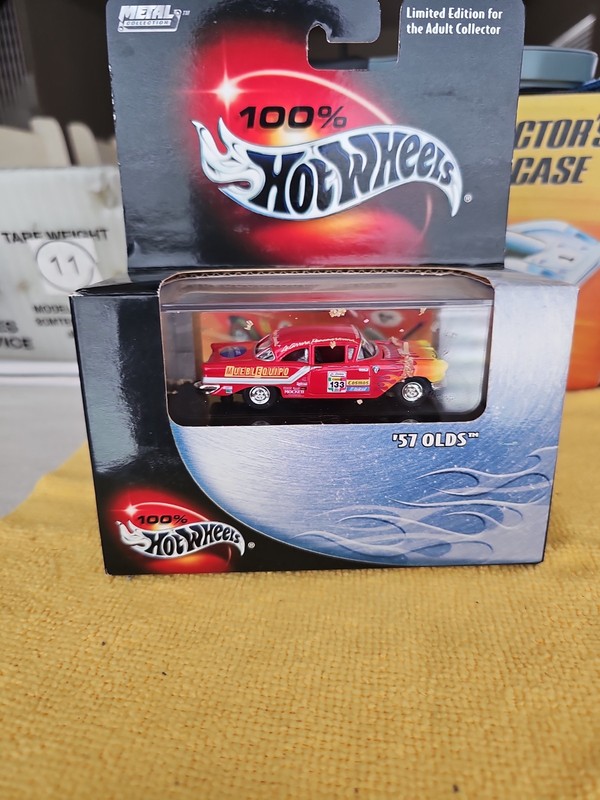 100% Hot Wheels 57 Olds Cool Collectibles Metal Collection 1:64 Scale NEW