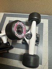 Camion Simpsons X Santa Cruz - Ruote Ciambella Road Rider - Edizione Limitata