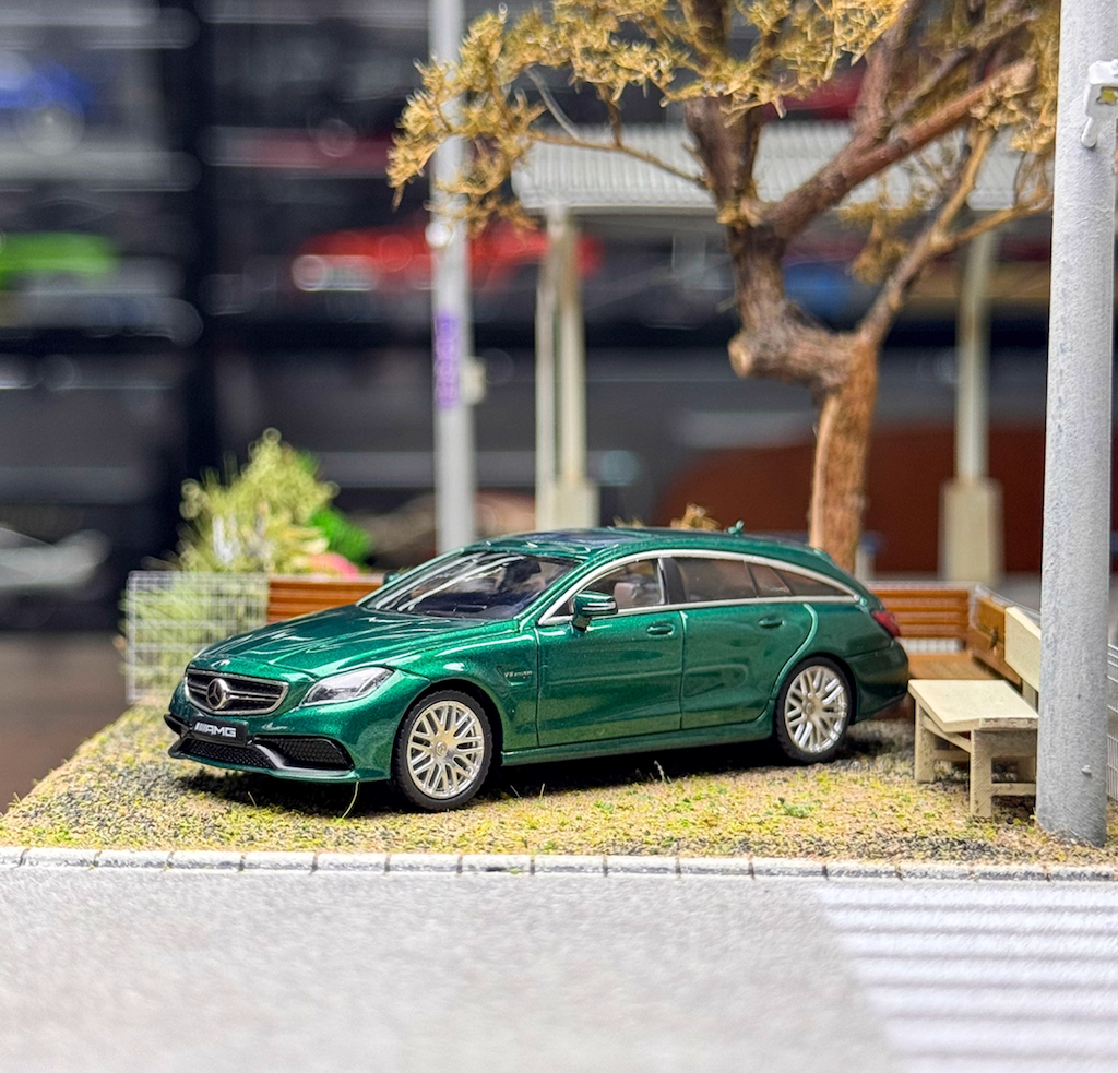 EY King 1:64 Green CLS63 Shooting Brake Wagon Sport Model Diecast Display Car