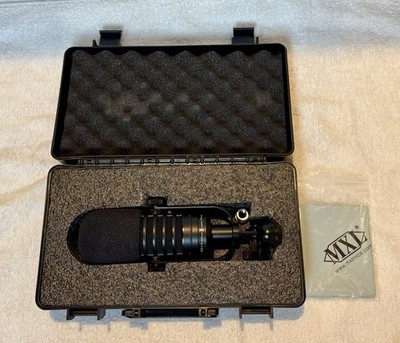 MXL BCD 1 Broadcast Dynamic XLR Microphone w/ Hard Case & Yoke Mount Untested