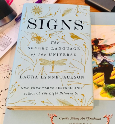 Signs : The Secret Language of the Universe by Laura Lynne Jackson