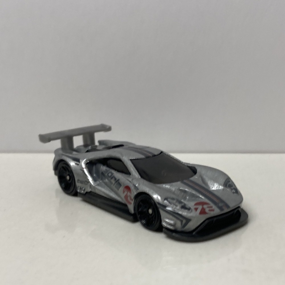 2016 16 Ford GT Race Collectible 1/64 Scale Diecast Diorama Model