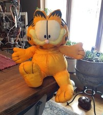 Vintage 1981 Garfield Plush 22  Jumbo Giant Cat United Features Syndicate Nylon
