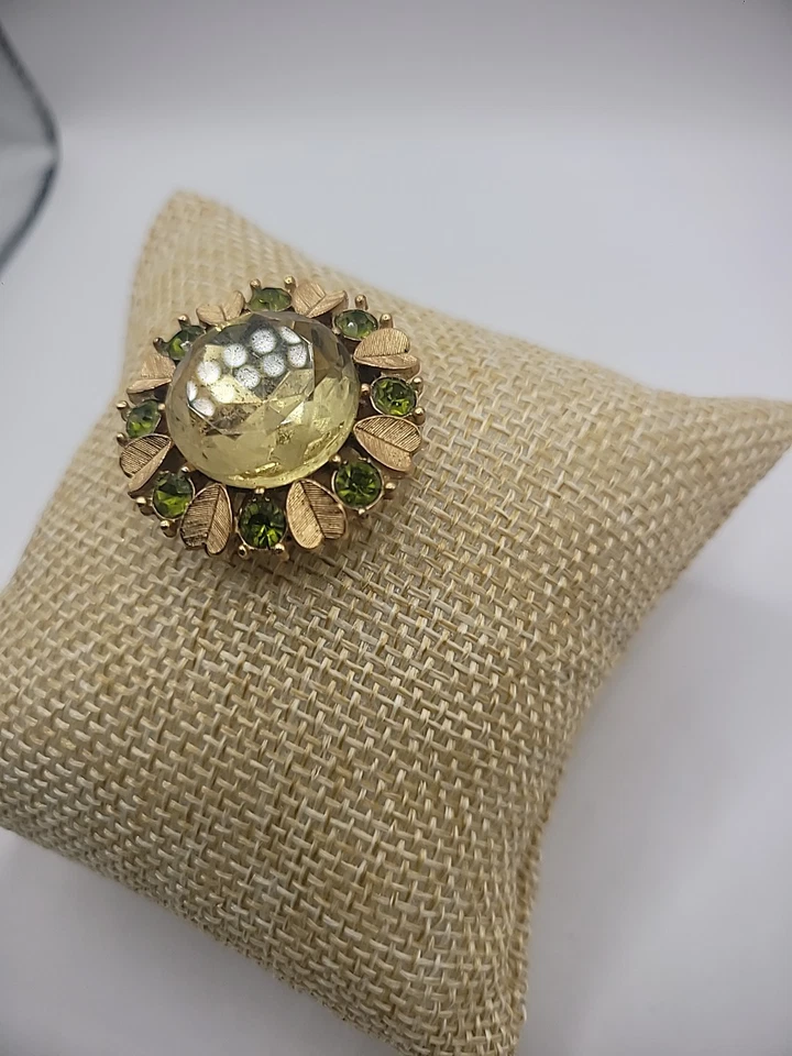 Vintage Avon Brooch Pin Pendant Gold Tone Green Crystals Jewelry Costume - Image 4 of 4