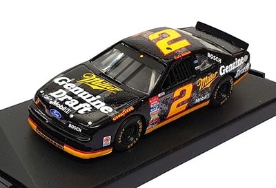 Quartzo Maßstab 1:43 2025 - Ford Thunderbird Nascar #2 Rusty Wallace - schwarz