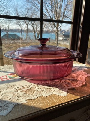 Corning Vision Cranberry Casserole w/Lid V-33-B 2.5Q 11.2'' Diameter ~4.8'' Tall