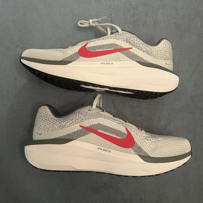 Nike Air Winflo 11 Size 10.5 Color Photon Dust Smoke Grey Fire Red