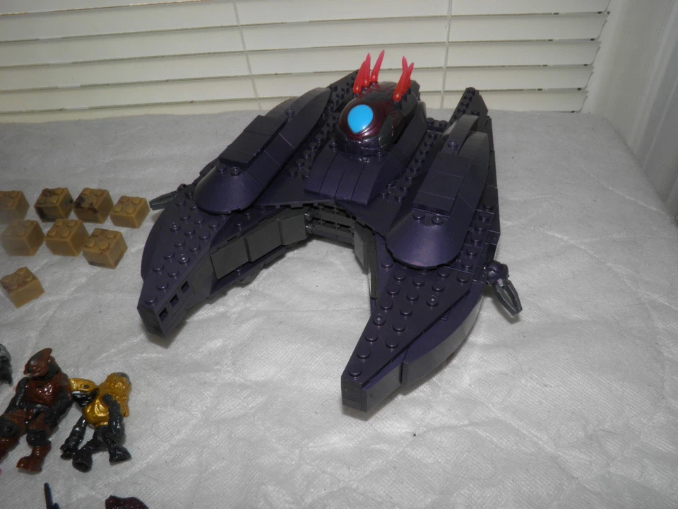Halo Mega Bloks 97123 UNSC Hornet vs. Covenant Vampire 99% Complete - Image 2 of 4