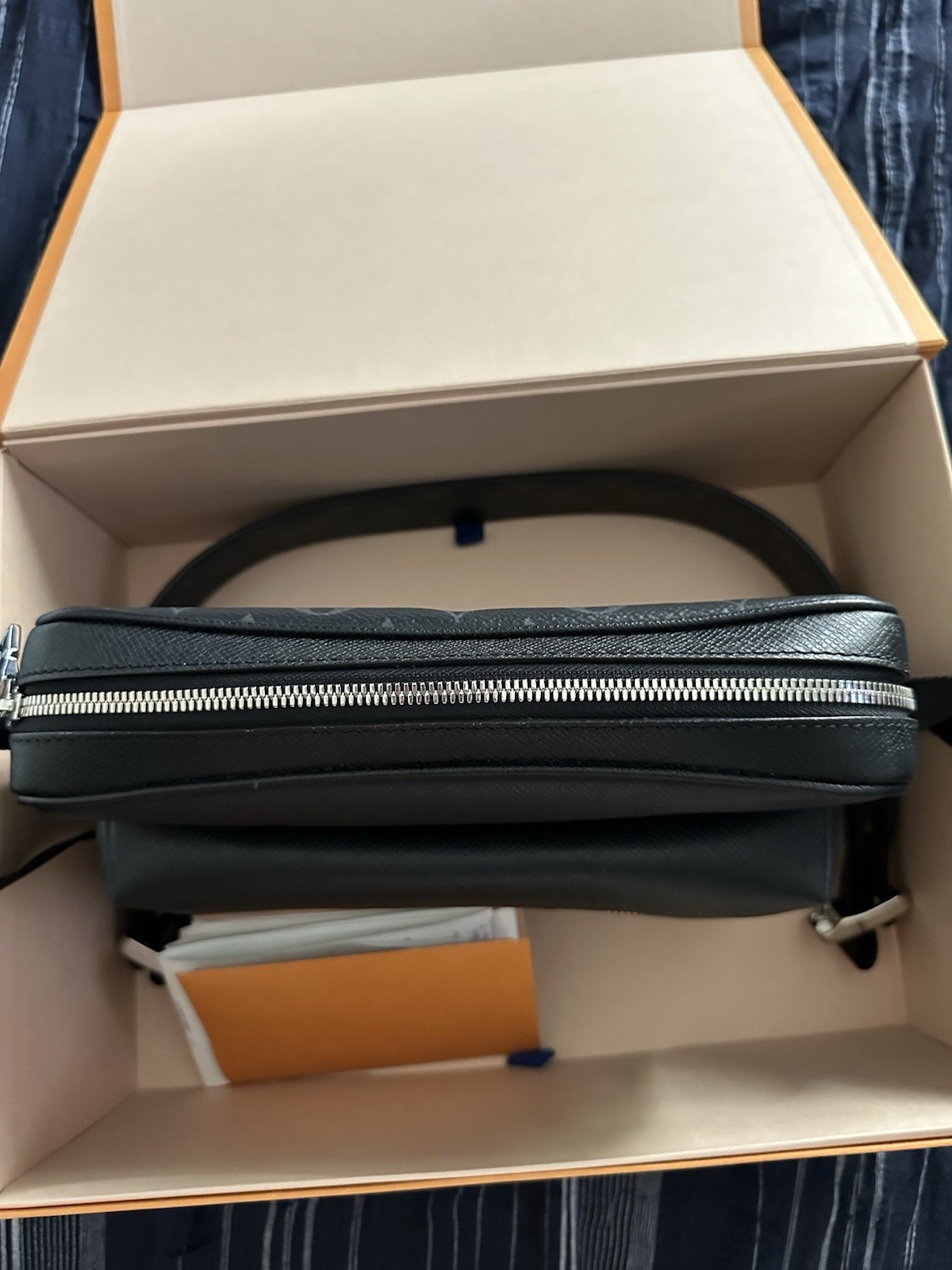 LOUIS VUITTON ECLIPSE MESSENGER BAG ECLIPSE 100% … - image 2