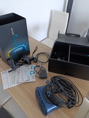 HTC Vive Cosmos Virtual Reality-System - Blau/Schwarz