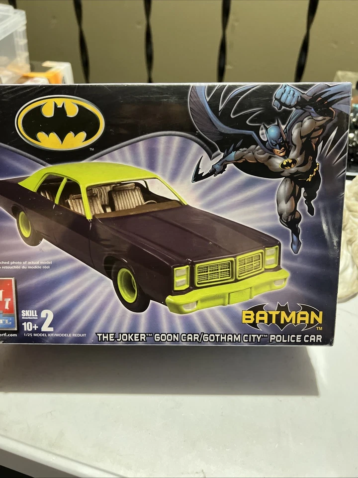 SEALED AMT ERTL BATMAN THE JOKER GOON CAR/GOTHAM CITY POLICE CAR (13d) - Image 2 of 4