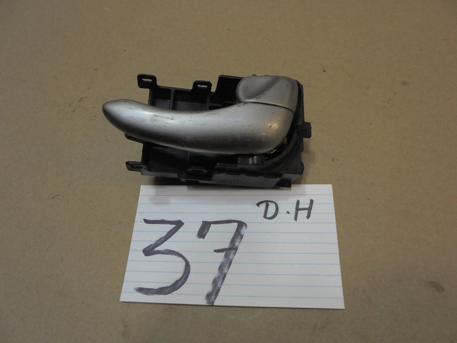 00 01 02 03 Nissan Maxima FRONT PASSENGER Interior Door Handle Silver Used#37-DH