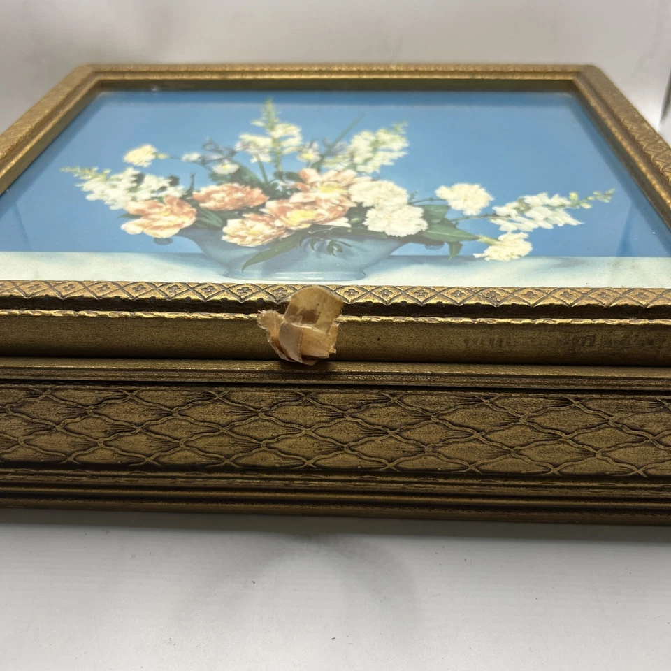 Tocador tocador de madera antiguo con espejo tono dorado Foto 2 de 4