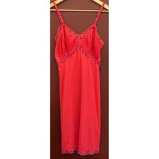 Vintage Vanity Fair Full Slip Red Lace Pleated Coquette Pinup Retro Lingerie 34