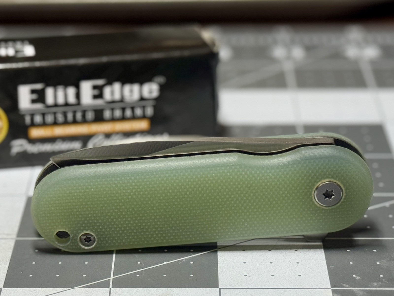 ElitEdge 10-B011JD Lightweight Mini EDC Knife/8CR13MoV/Jade G10 Elite Edge
