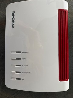 Router Wi Fi FRITZ!Box 7590 Rosso/Bianco DIFETTOSO per pezzi di ricambio