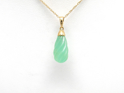 Chrysopras geschnitzter Tropfen Anhänger, 14k Befestigung, 14k Gold 18'' Seil Kette Neu