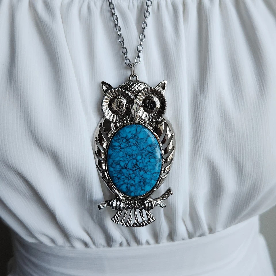 Collar Colgante Búho Vintage con Piedra Turquesa Imitada - Tono Plata, Cadena 24" Foto 2 de 4