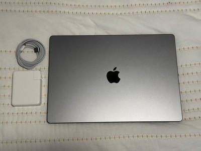 MacBook Pro 16” M2 Max | 64GB RAM | 1TB SSD | 38-Core GPU