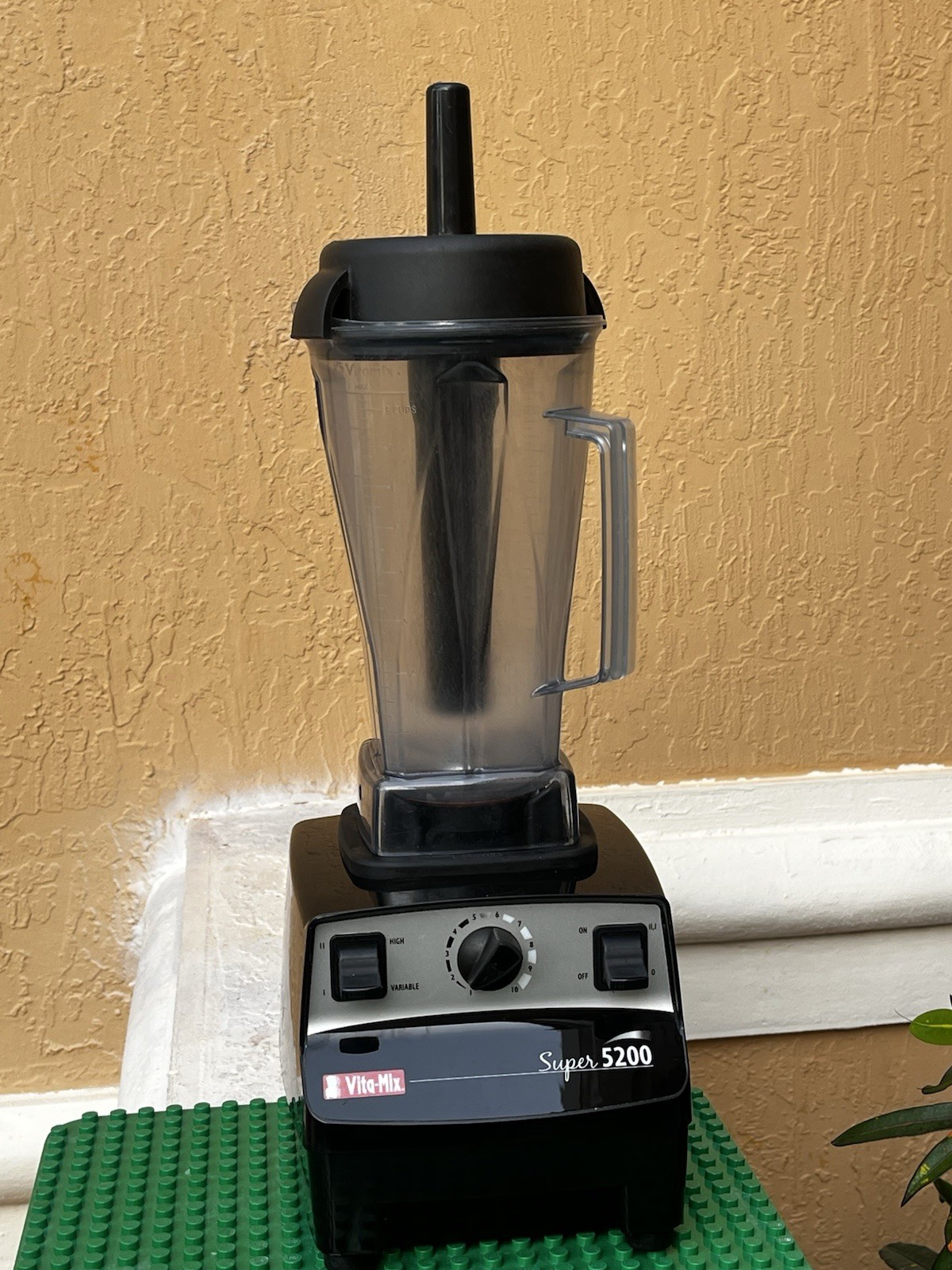 Vitamix Super 5200 Blender Black VM0103 Variable Speed Shown