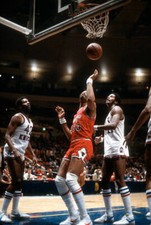 Artis Gilmore of the Chicago Bulls Basketball 1980 Photo 3