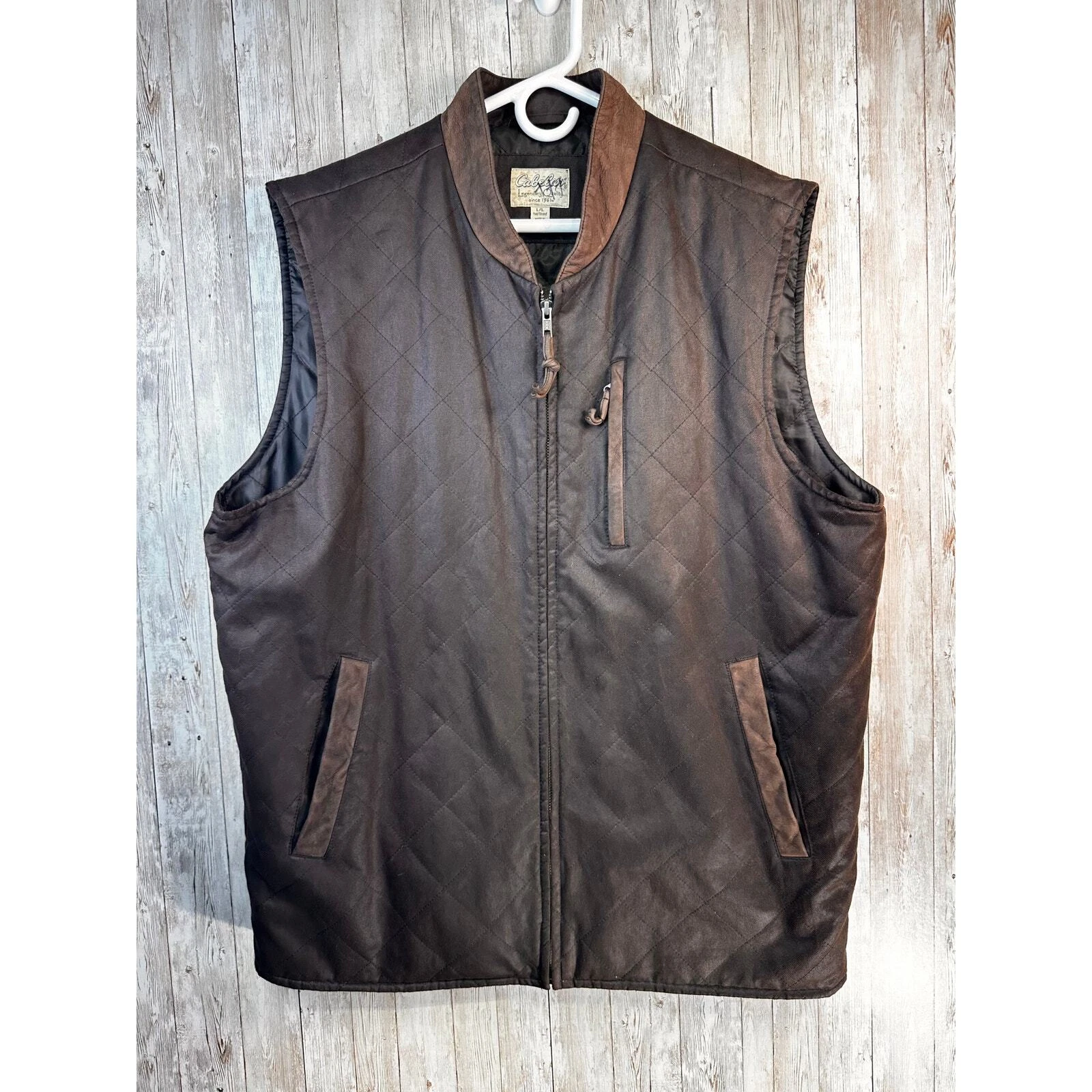 Cabelas Vest Mens L Brown Faux Suede Quilted Full Zip Pockets Hiking Outdoor