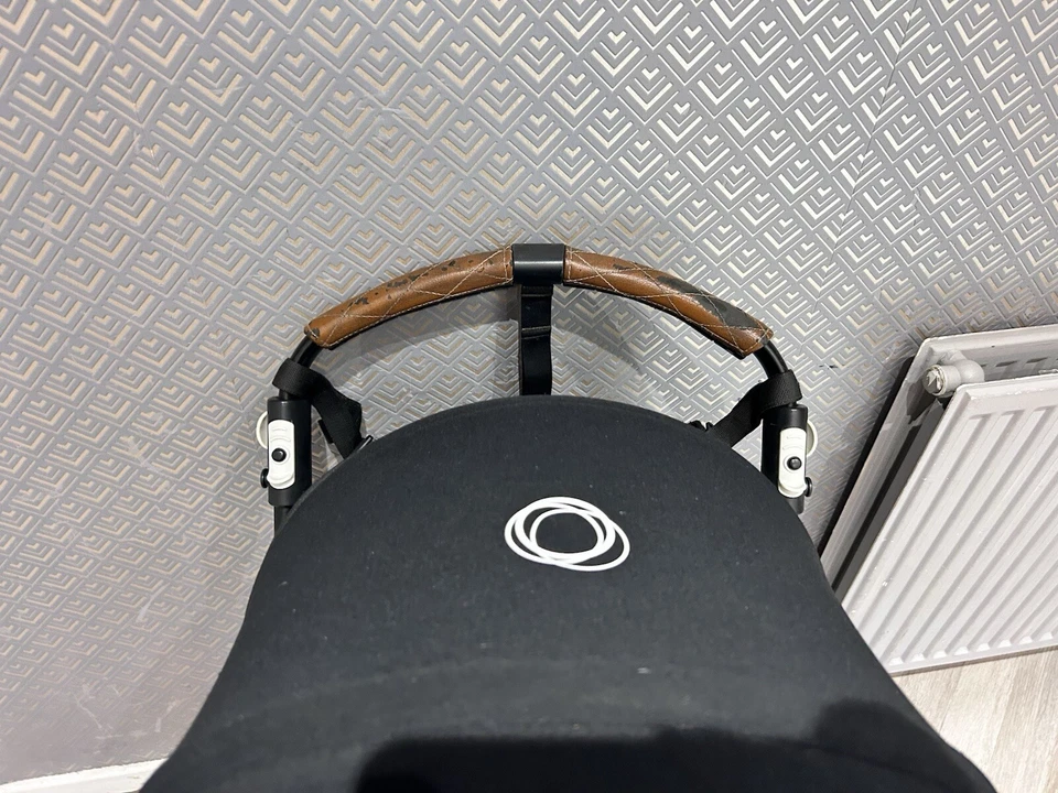 Bugaboo Bee 5 Pram Black Lightweight Pushchair /Stroller NO RAINCOVER/ ORGANISER - Image 3 of 4