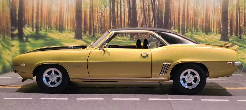 **READ** 1969 Chevrolet Camaro Z/28 Diecast Gold Highway 61 Pawn Stars TV Show - Image 3 of 4