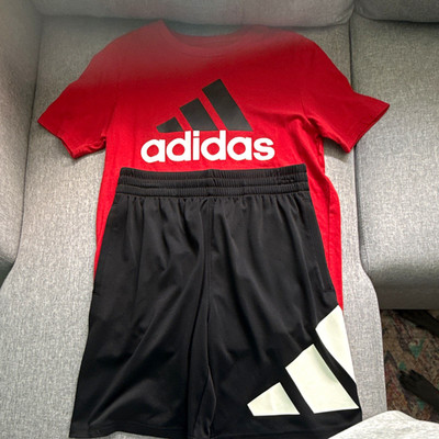 adidas Boys 2-Piece Set Logo T-Shirt Red & Black Shorts Elastic Waist M