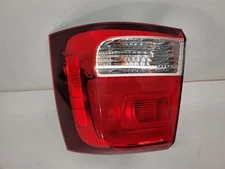 2014-15 KIA SORENTO RH Passenger Tail Light Quarter Panel Mounted 924021U500