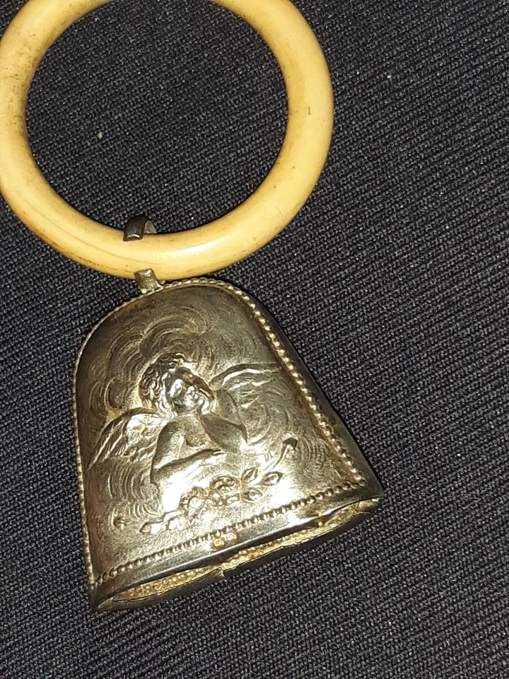 Hochet ancien en argent à motif d'ange pensif de Raphaël - Photo 3/4